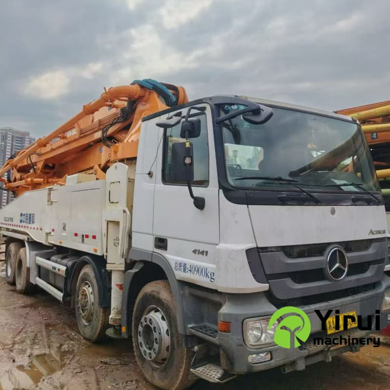 2014 Zoomlion 52m Used Concrete Pump Truck on Mercedes Chassis