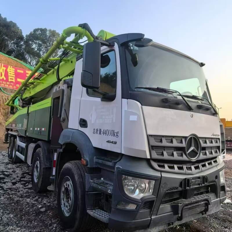 Zoomlion 56m Used Concrete Pump Truck on Mercedes-Benz Chassis – Competitive Price for Middle East & Africa