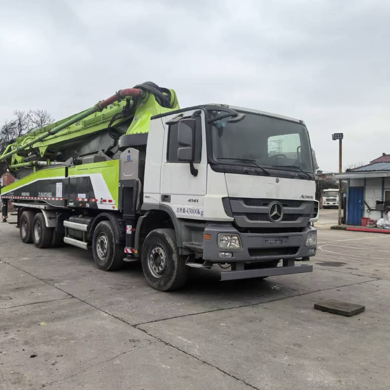 zoomlion 52m concrete boom truck on mercedes
