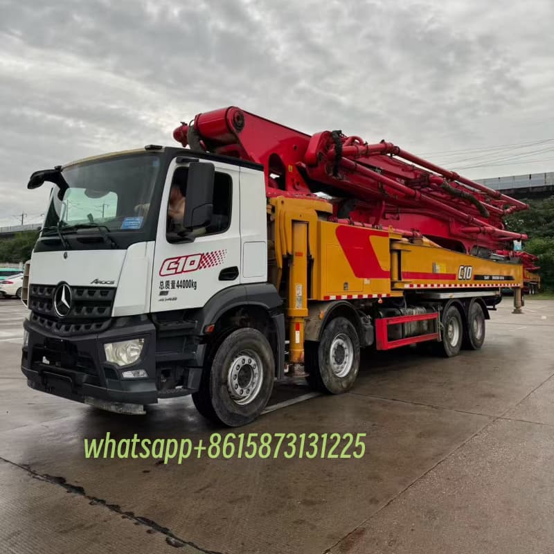 mercedes concrete pump truck